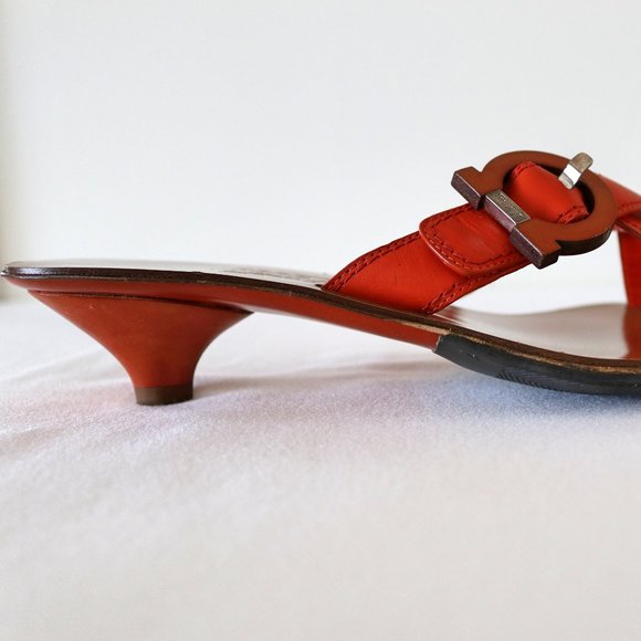 Ferragamo Leather Sandals With Gancini Buckle - Picture 3 of 12